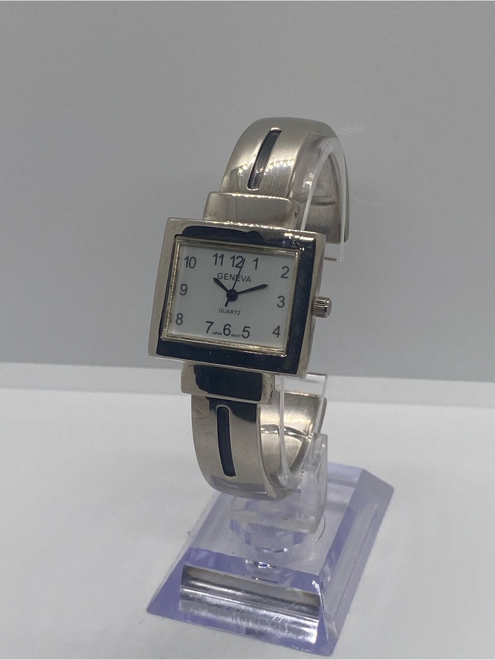 Geneva White Dial Silver Tone Bracelet Watch